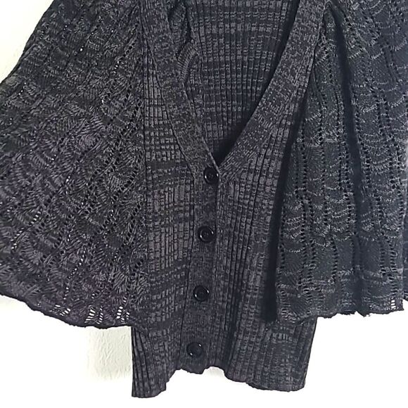 Cardigan Sweater Cape with Batwing Sleeves, Black & Gray Loose Knit, Size Medium - Picture 8 of 11